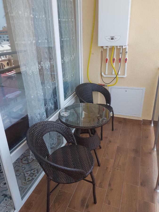 Apartment Lotos Batumi 72 Exterior photo